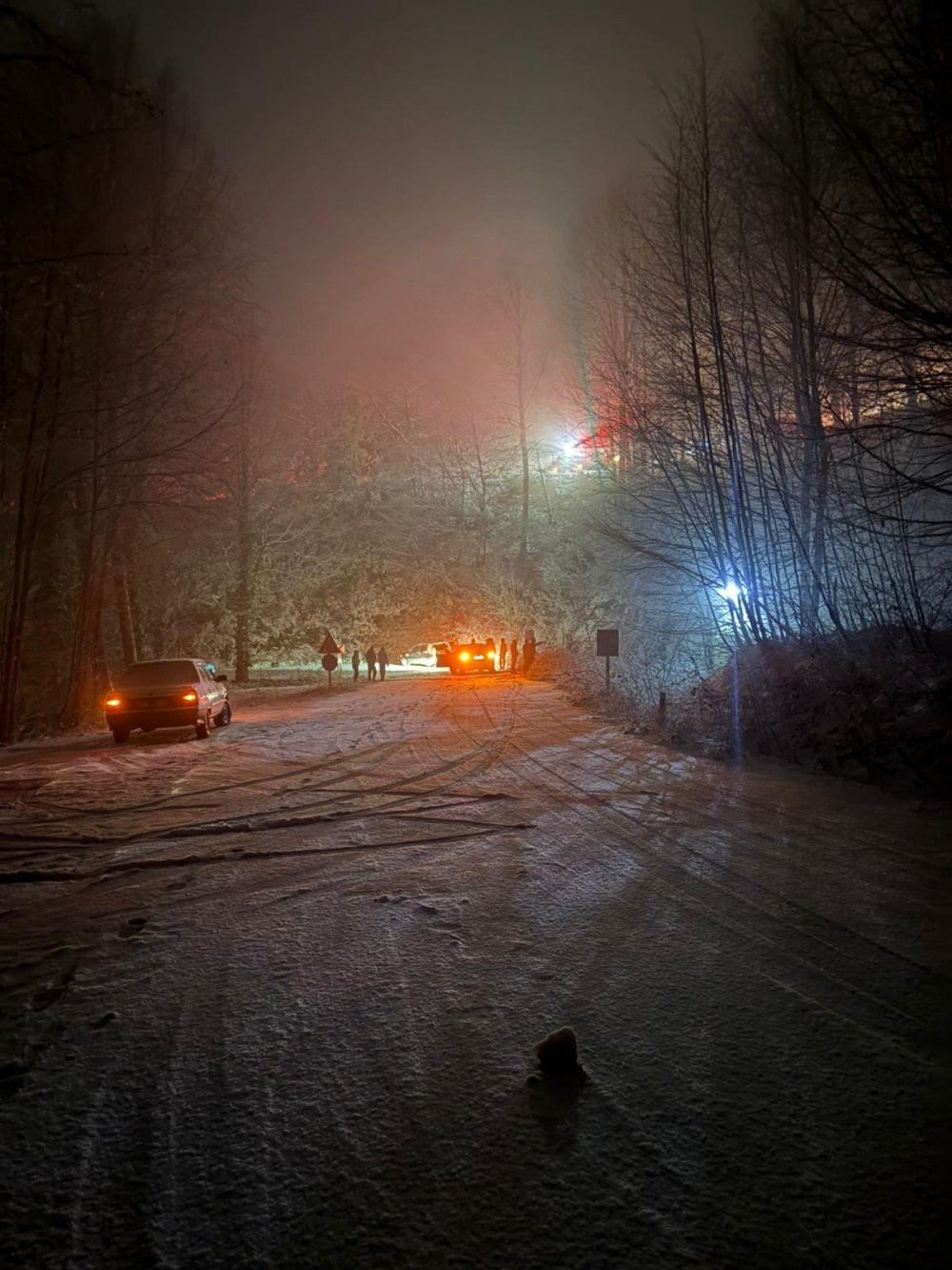 Karlı yolda 15 metreden uçtu! 5 kişi yaralandı