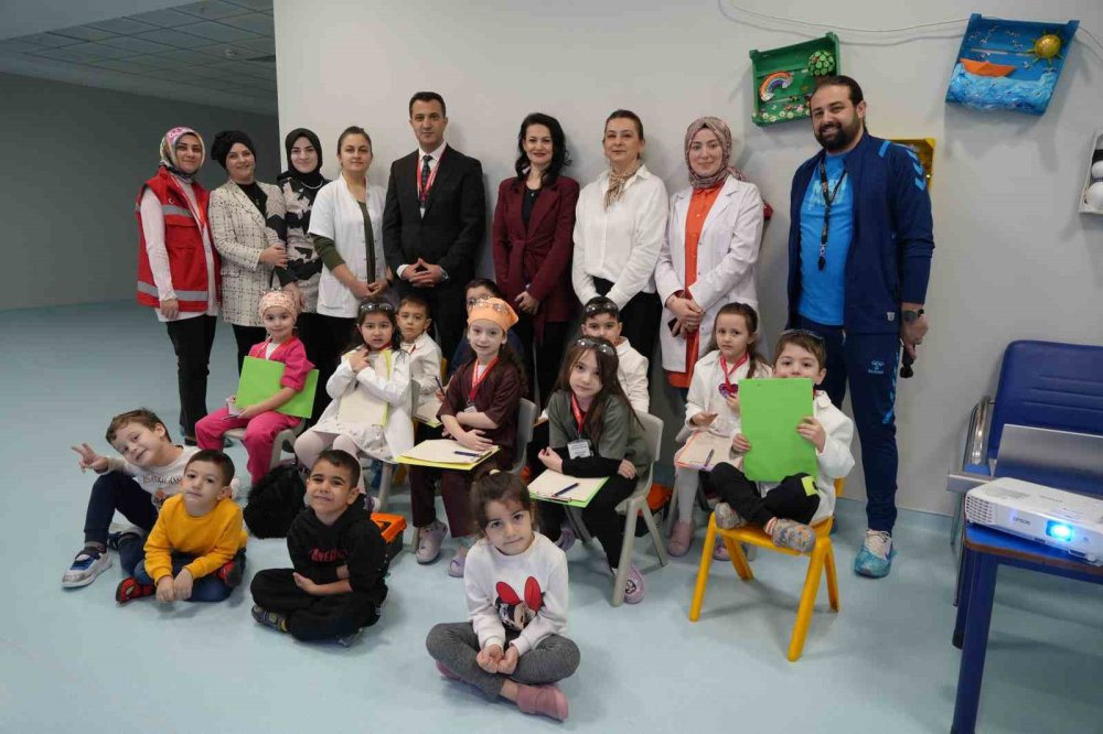 Miniklerden deprem tatbikatı