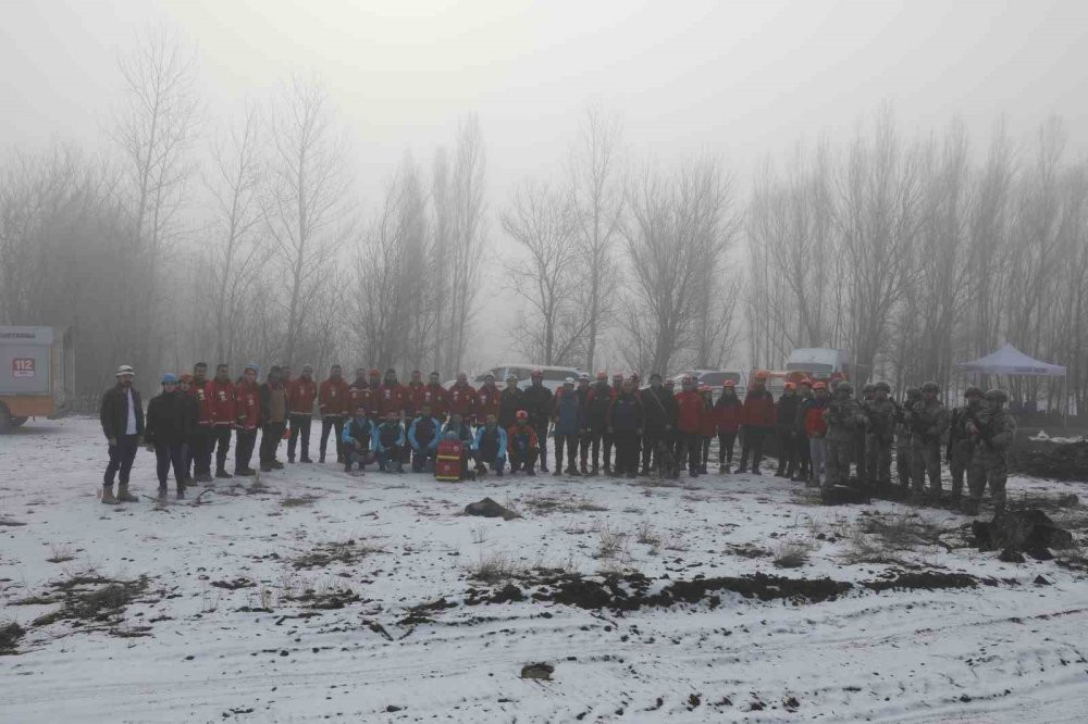 Iğdır’daki deprem tatbikatı gerçeği aratmadı