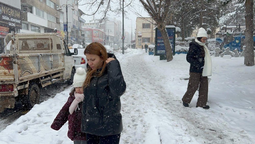 Nevşehir beyaz gelinliği giydi
