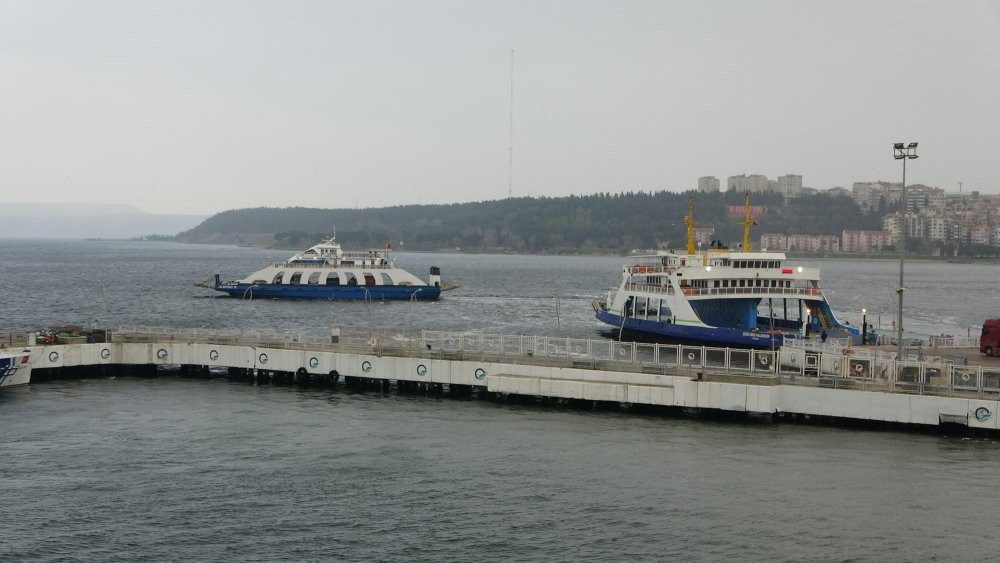 Feribot seferlerine 'fırtına' engeli! Tamamı iptal edildi