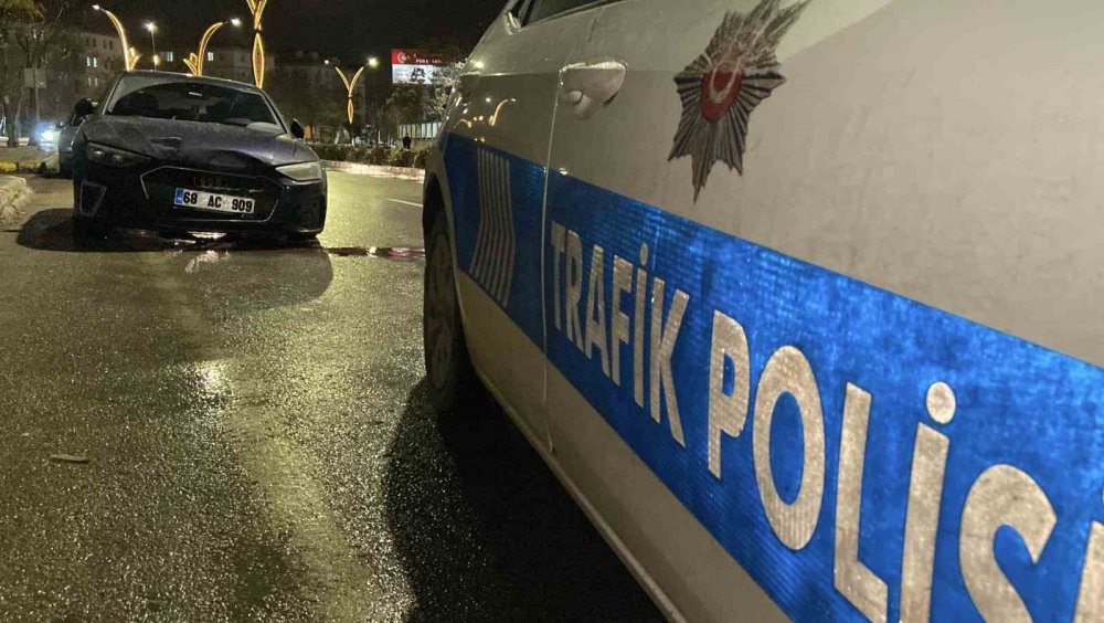 İki hakimin aracına çarptı! Otogarda kaçarken yakalandı