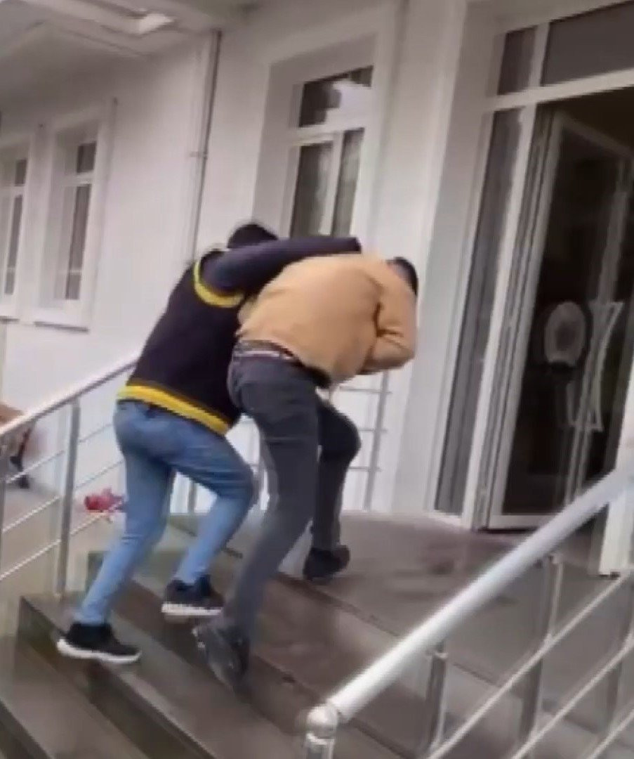 İstanbul’da iki kardeşin iş yerini kurşunladı! Benzin istasyonunda yakalandı