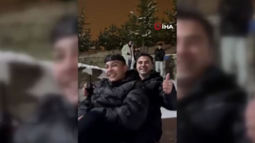 kayseride-polislerle-genclerin-kar-topu-eglencesi-yenicag-8.jpg