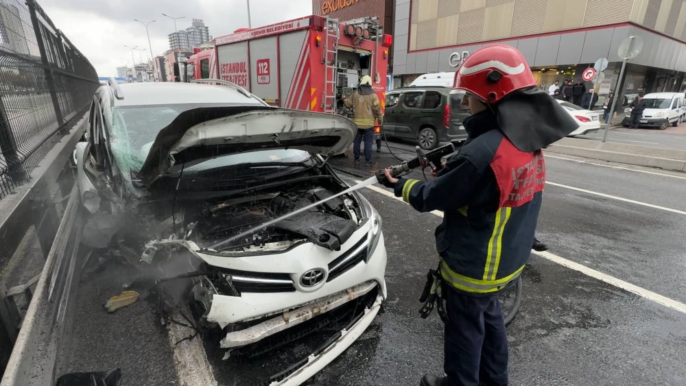 İstanbul Avcılar D-100’de zincirleme kaza: 2 yaralı