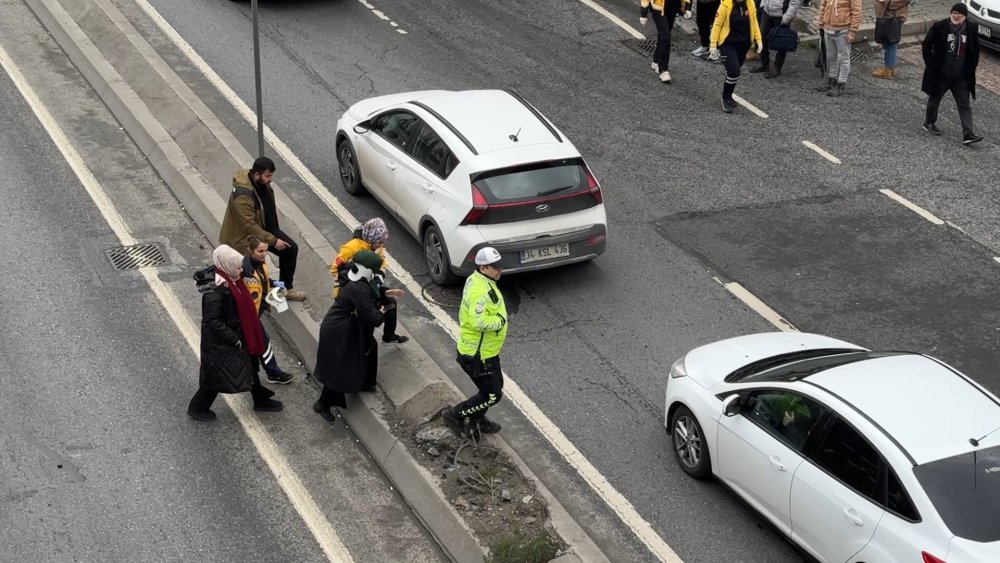İstanbul Avcılar D-100’de zincirleme kaza: 2 yaralı