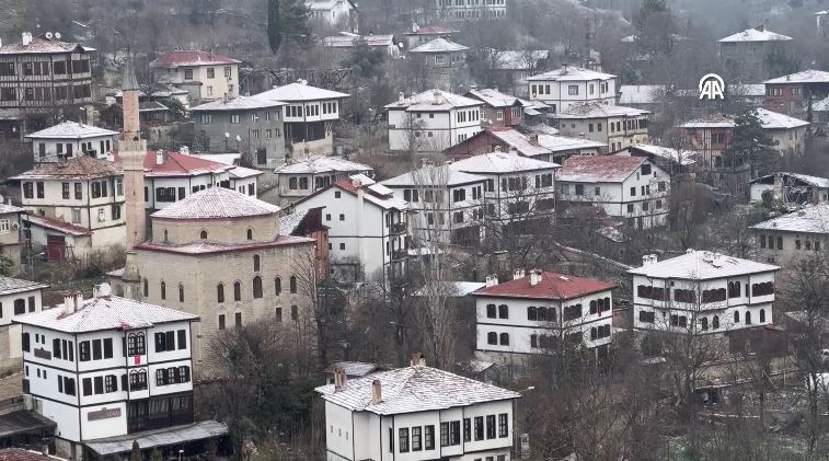 safranbolunun-tarihi-konaklari-beyaz-ortuyle-kaplandi-yenicag-3.jpg