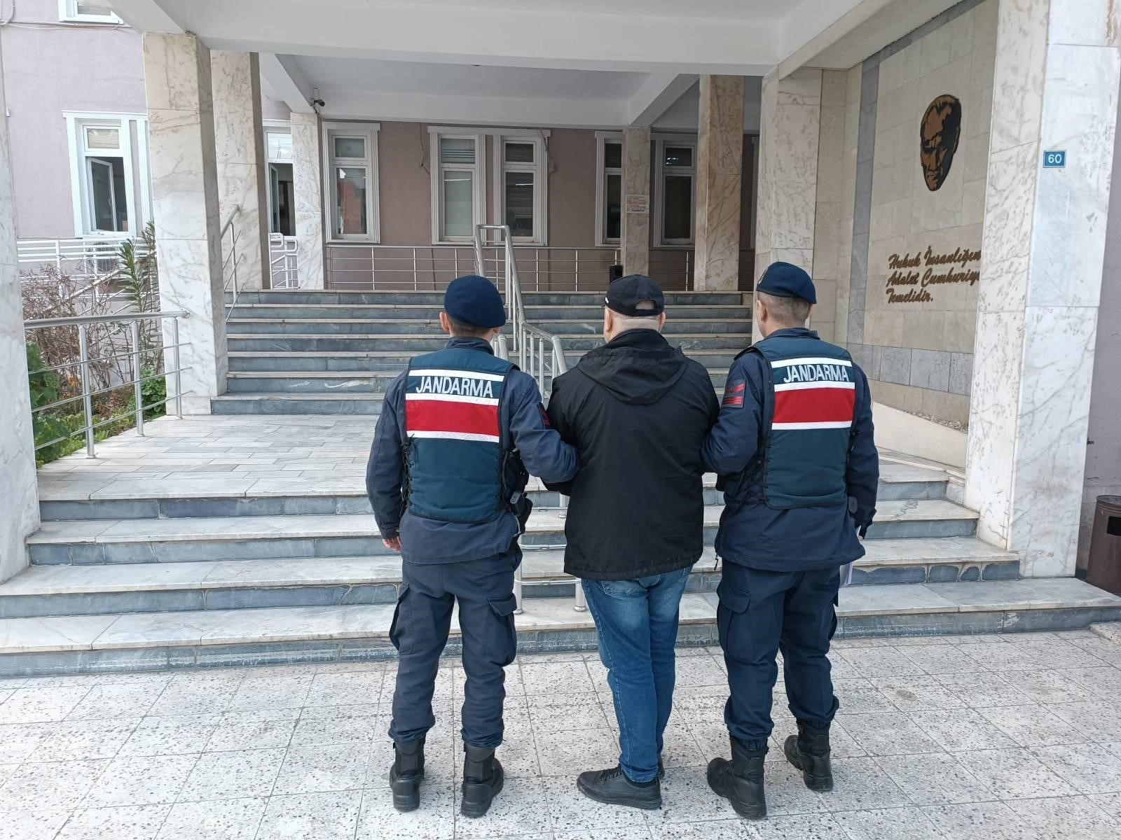 31-yil-hapis-cezasiyla-aranan-firari-hukumlu-salihlide-yakalandi-yenicag-1.jpg