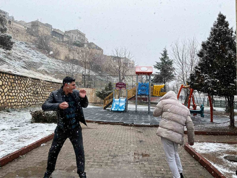 Mardin beyaza büründü
