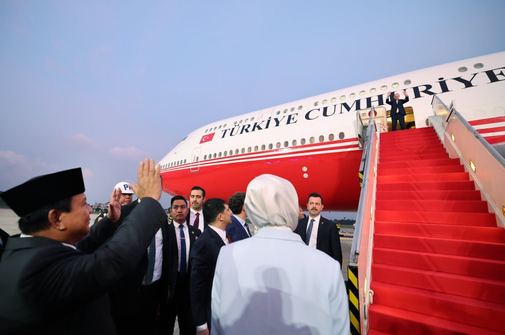 Cumhurbaşkanı Erdoğan, Endonezya'dan ayrıldı