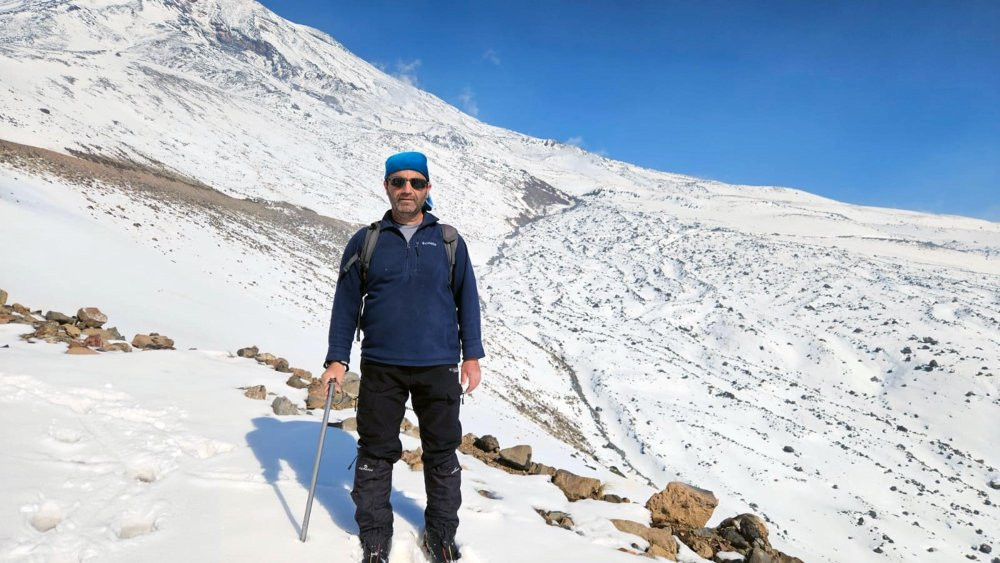 33 dağcı, Ağrı Dağı'na tırmanışa geçti