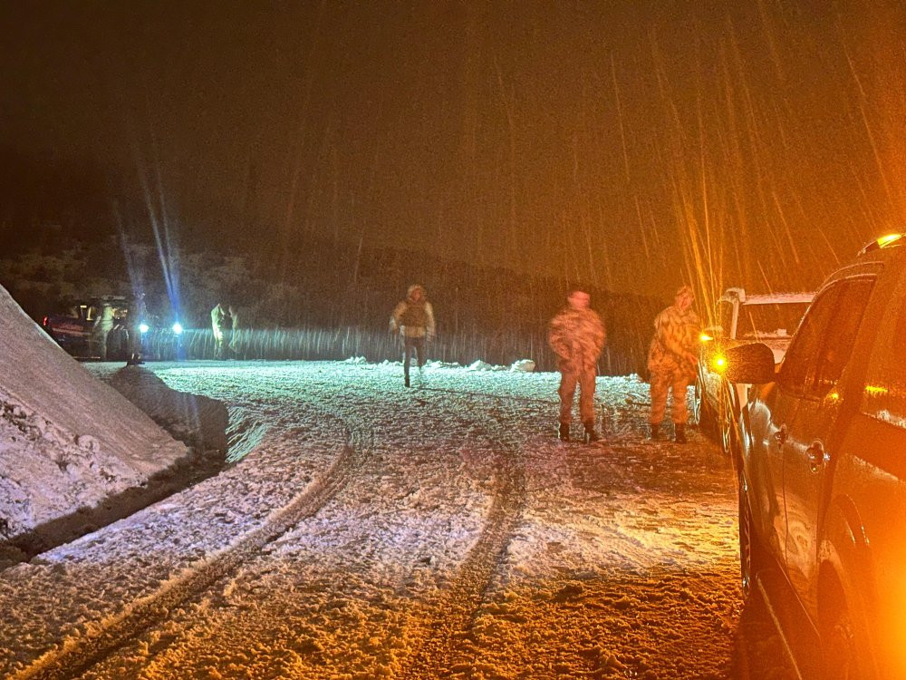 İki grup arasında silahlı kavga! Çok sayıda yaralı var