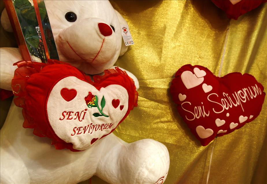 sevgililer-gunu-nasil-ortaya-cikti-14-subat-neden-sevgililer-gunu-olarak-kutlaniyor-yenicag-9.jpg