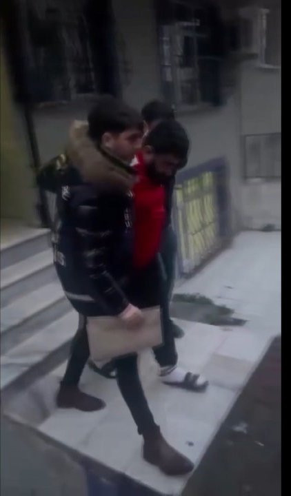 Harç çetesinin lideri kadın çıktı! Yere yatırıp ters kelepçe takıldı