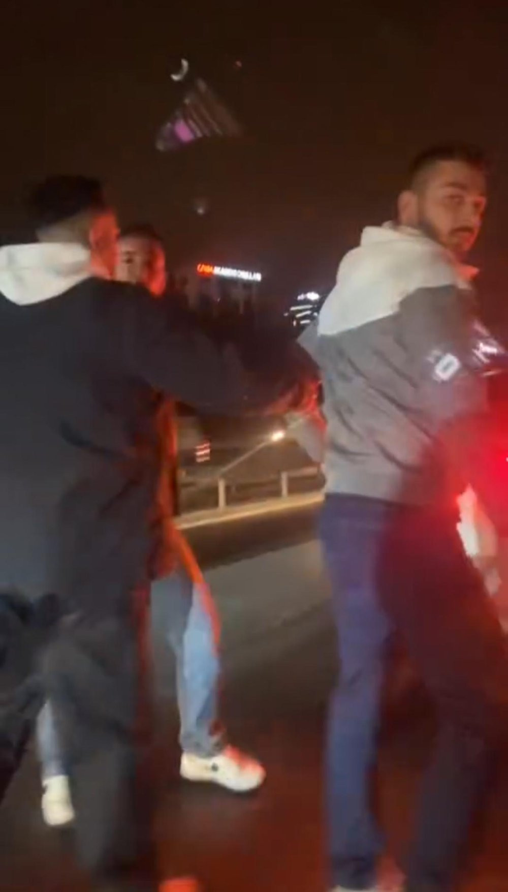 İstanbul’da magandalar trafiği alt üst etti