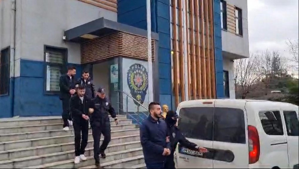 İstanbul’da magandalar trafiği alt üst etti