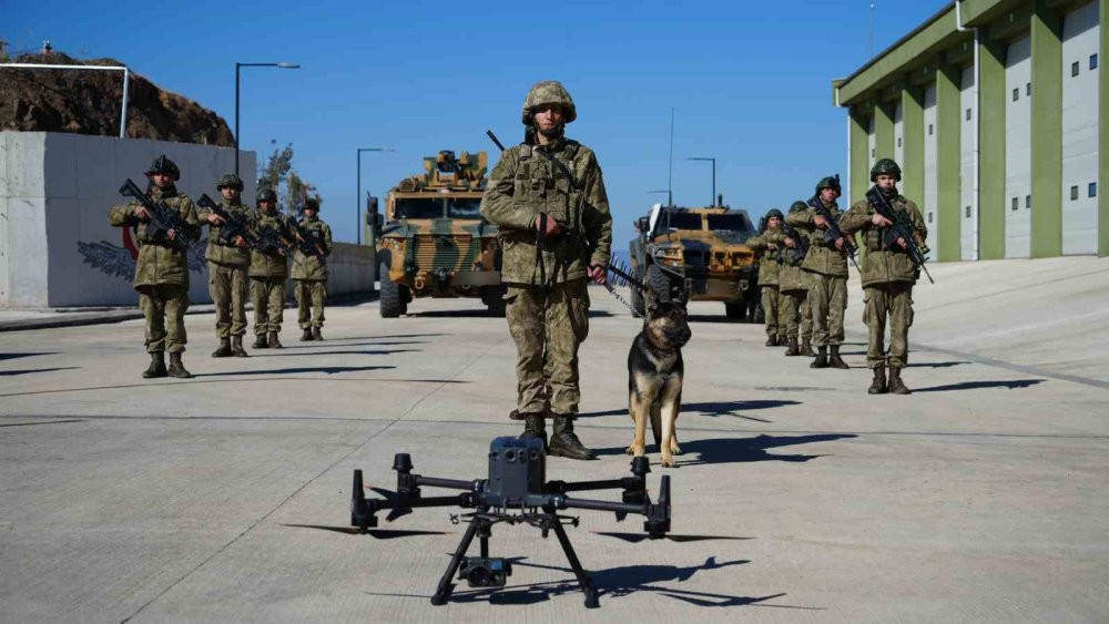 Sınır hattında yerli ve milli sistemler görevde! Mehmetçik 24 saat teyakkuzda