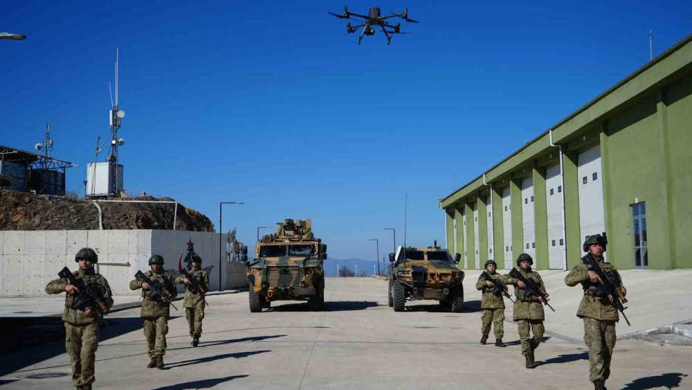 Sınır hattında yerli ve milli sistemler görevde! Mehmetçik 24 saat teyakkuzda