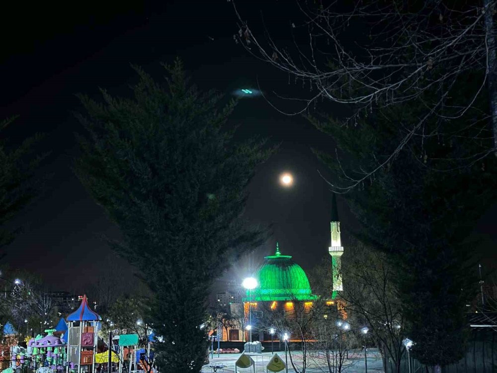 Elazığ’da dolunay görsel şölen sundu! Ortaya kartpostallık görüntüler çıktı