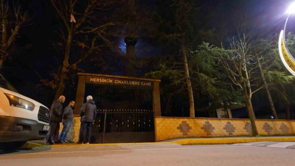 Gizemli şahıs mahalleyi alarma geçirdi