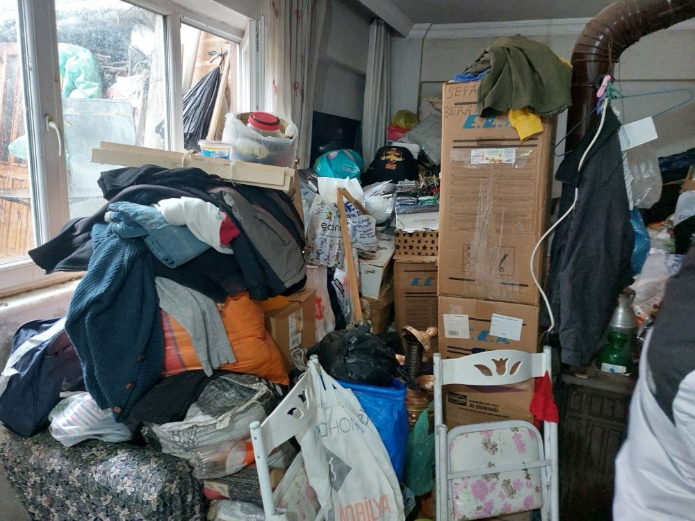 Yok böyle ev! Kamyon kamyon boşaltılar