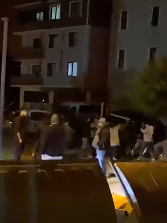 Yalova’da alacak verecek kavgasında bıçaklar çıktı!