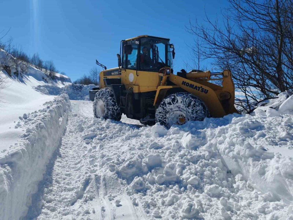 Büyükşehir Belediyesi ekipleri karla mücadeleye hazır