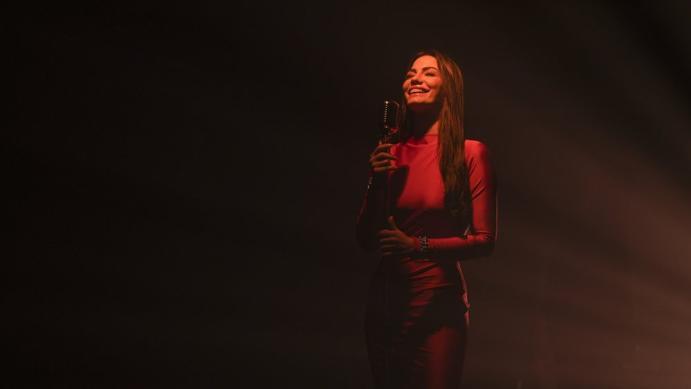Demet Özdemir sesiyle büyüledi! Dizinin tanıtımı merak uyandırdı