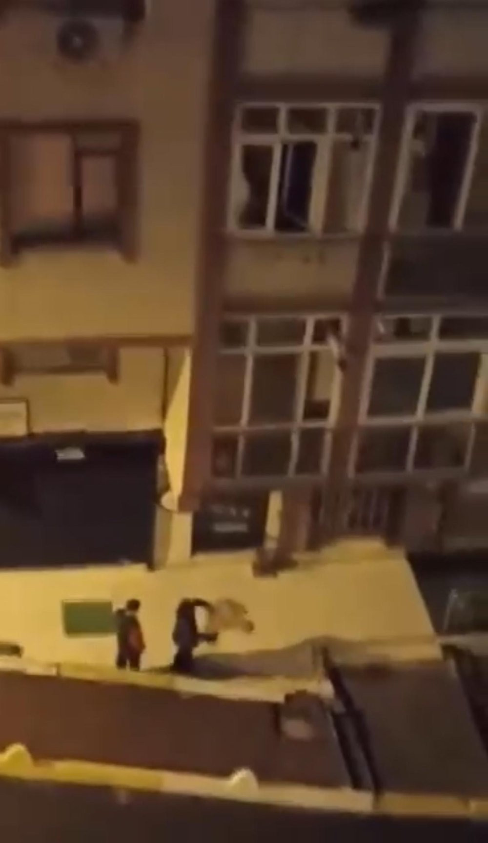 Şişli'de dükkânın duvarındaki oyuncak ayıyı çaldı