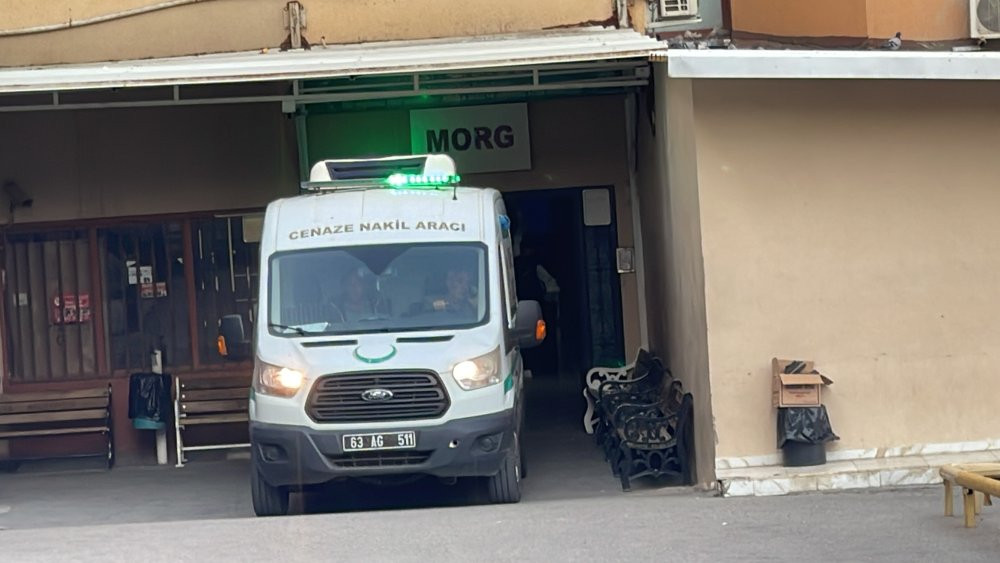 Barfiks çektiği sırada üzerine demir direk devrilen çocuk öldü