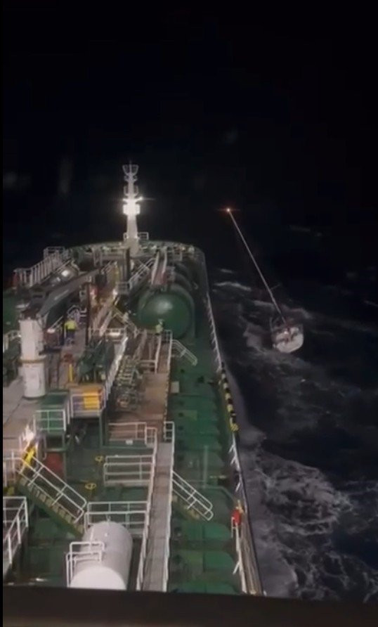 Lüks yatta can pazarı! Kahraman kaptan 2 hayat kurtardı