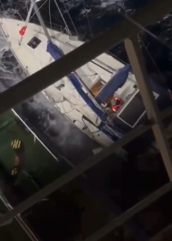 Lüks yatta can pazarı! Kahraman kaptan 2 hayat kurtardı