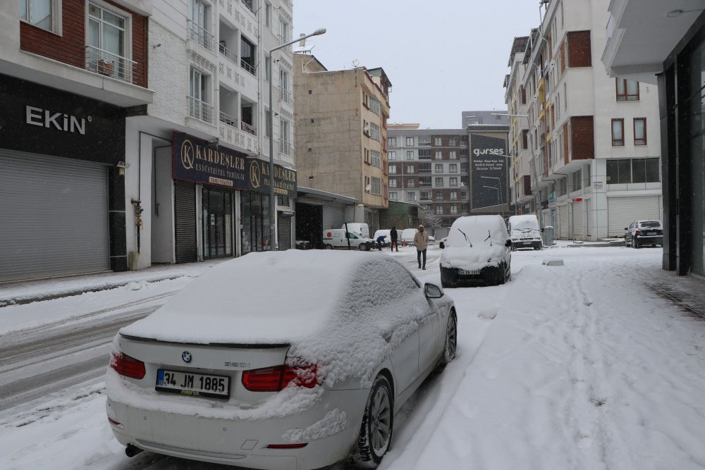 Van'da 560 yerleşim yeri ulaşıma kapandı