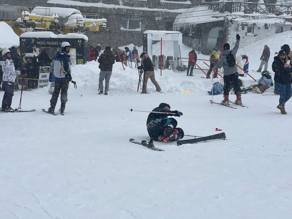 Uludağ tatilcilerin akınına uğradı