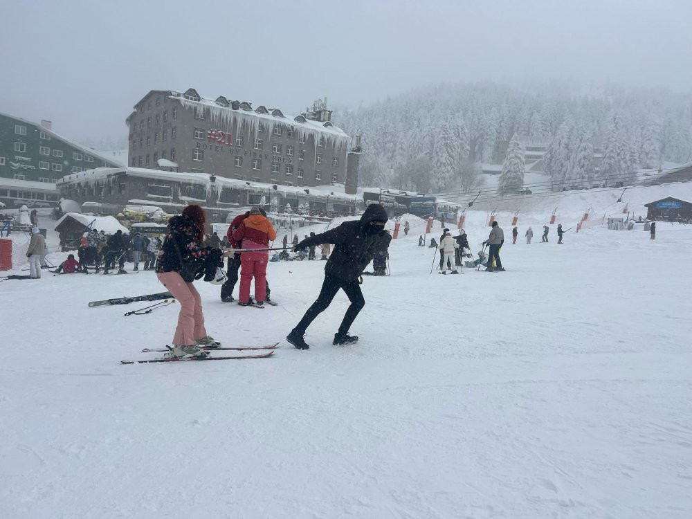 Uludağ tatilcilerin akınına uğradı