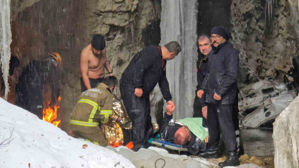 Nöbetten çıkmışlardı: Felaketi yaşadılar! 30 metrelik kanyonda can pazarı