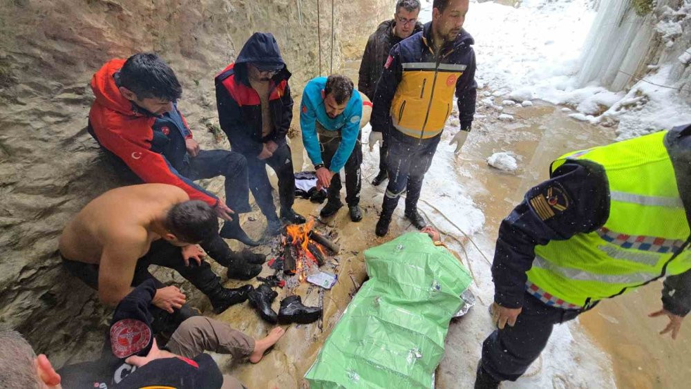 Nöbetten çıkmışlardı: Felaketi yaşadılar! 30 metrelik kanyonda can pazarı