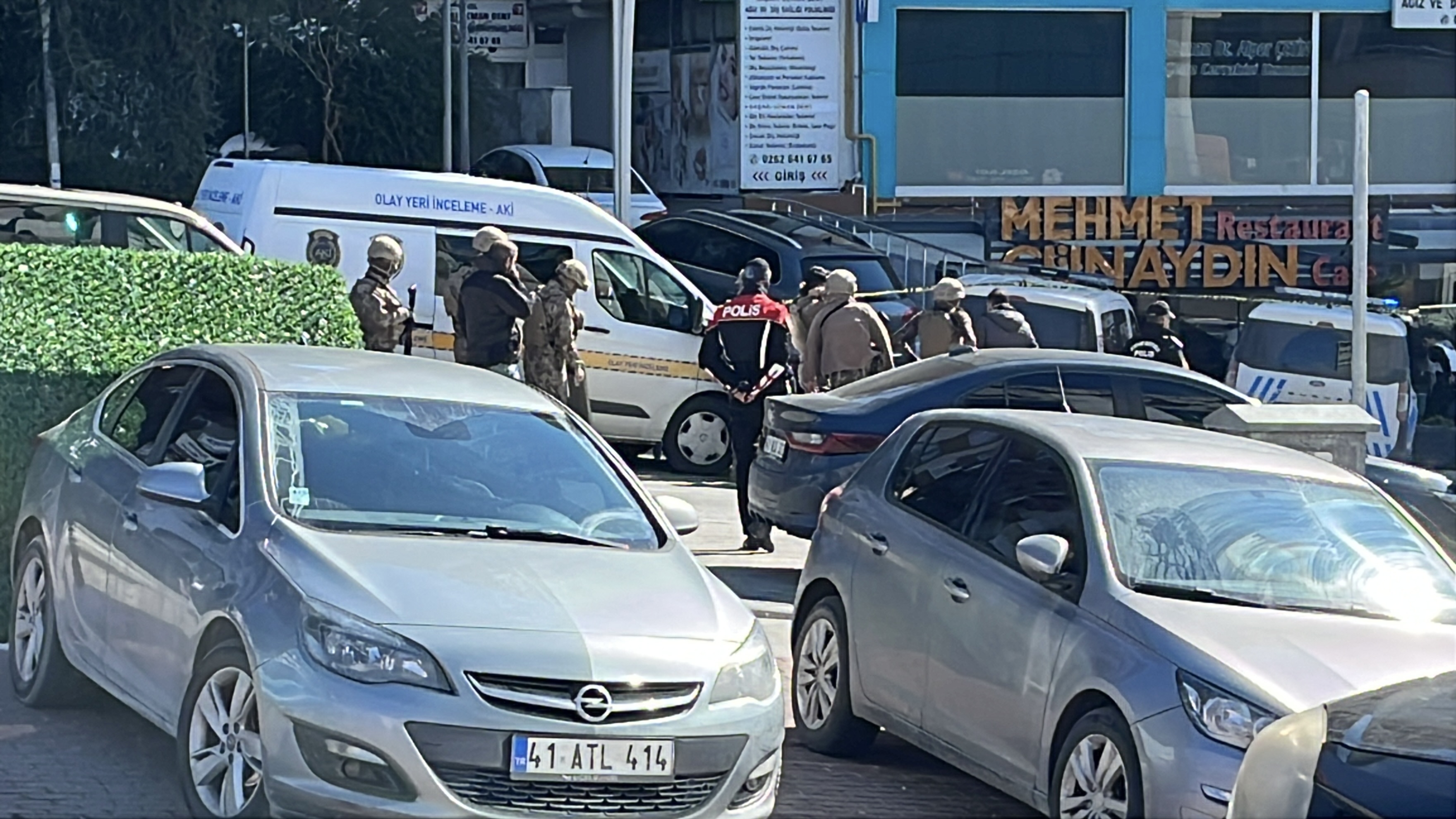 kocaelide-rehine-krizi-ozel-harekat-polisleri-olay-yerinde-yenicag-12.jpg