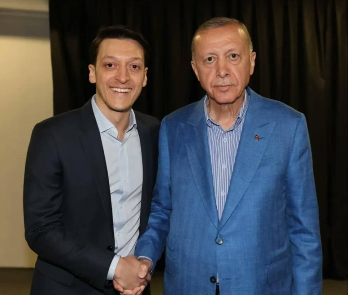 mesut-ozil-akp-mkyk-uyesi-oldu-165226-20250223.jpg