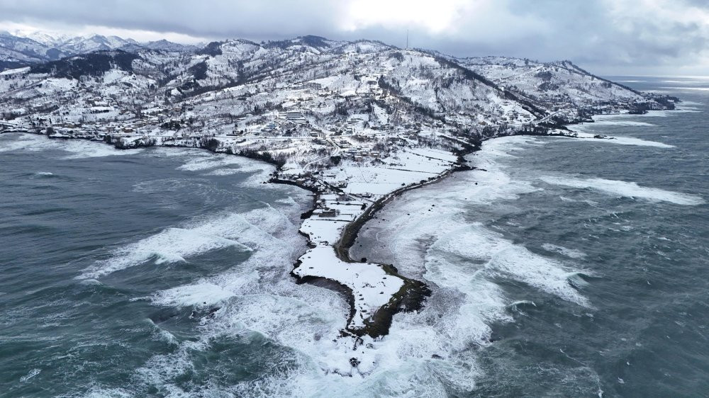 Yason Burnu'ndaki kar manzaraları kartpostallık görüntüler oluşturdu