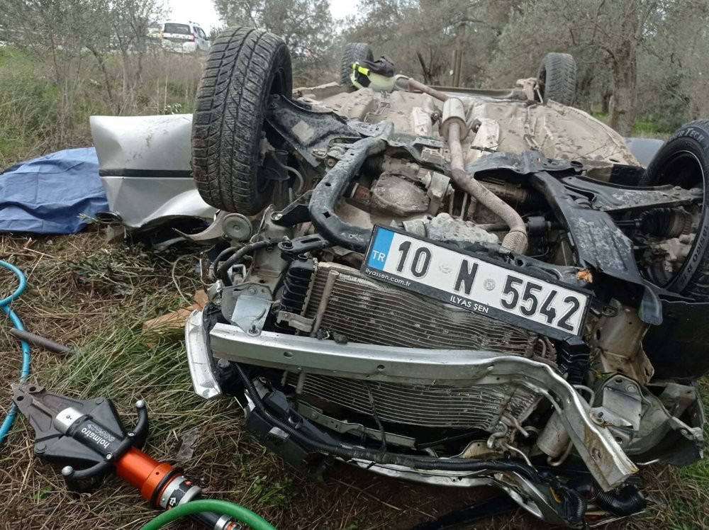 Balıkesir’de korkunç kaza! 2 ölü