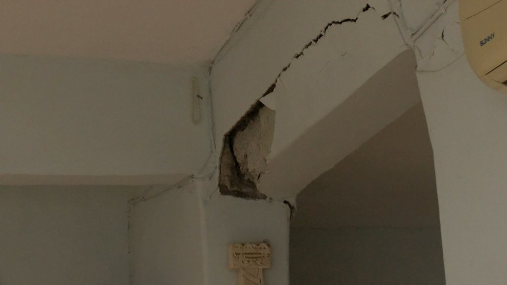 İstanbul’da ekipler binadakileri boşaltıp mühürlemişti! Hırsızlar içerdeki her şeyi söküp almışlar