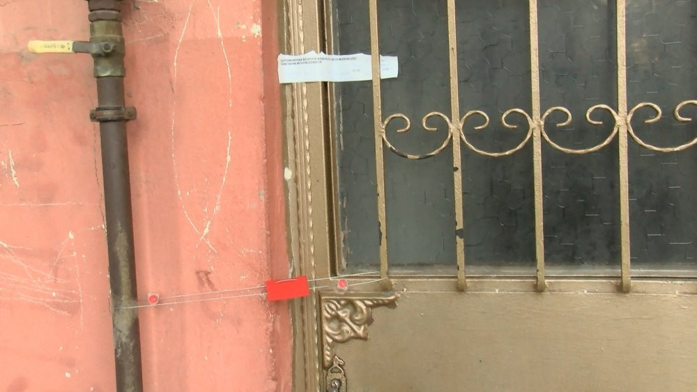 İstanbul’da ekipler binadakileri boşaltıp mühürlemişti! Hırsızlar içerdeki her şeyi söküp almışlar