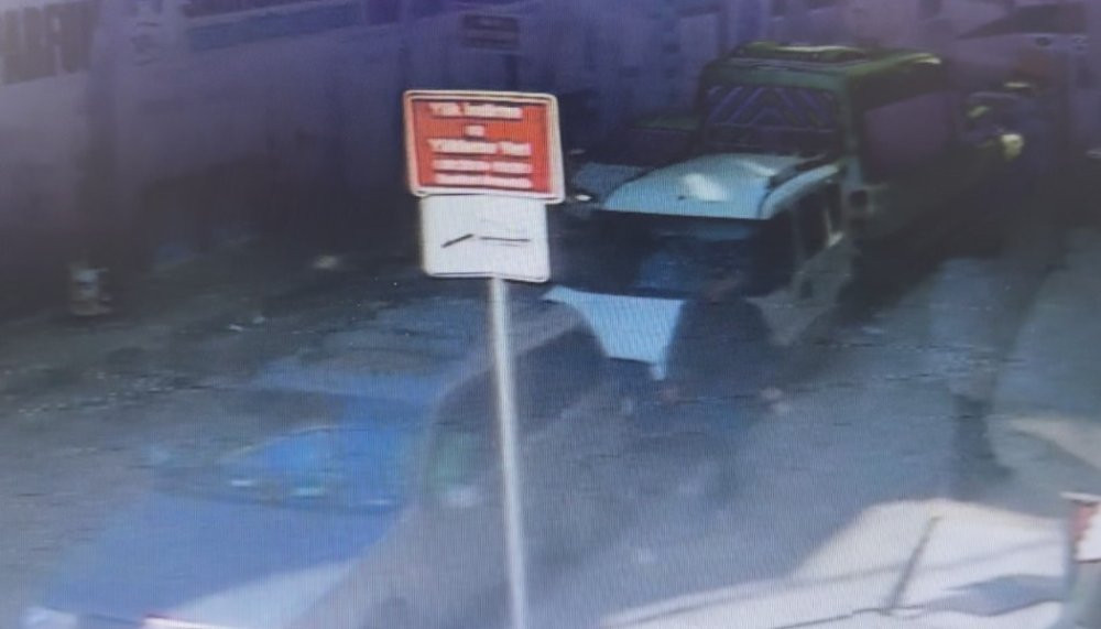 Sokak ortasında can pazarı! Araçla gelip ateş açtılar