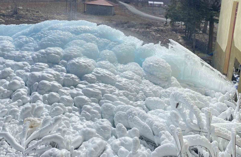 Sular buz tuttu! ortaya çok ilginç görüntüler çıktı