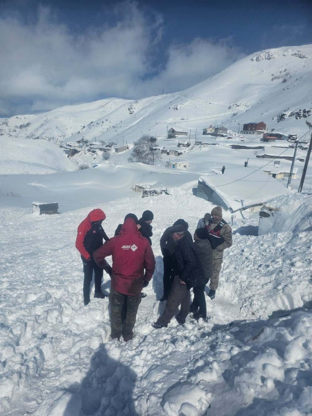 Ardahan'da çığ paniği! Bölgeye ekipler sevk edildi