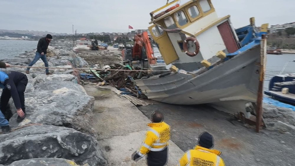 Komisyon oluşturulmuştu! İstanbul'un sahilindeki enkazlar kaldırılıyor