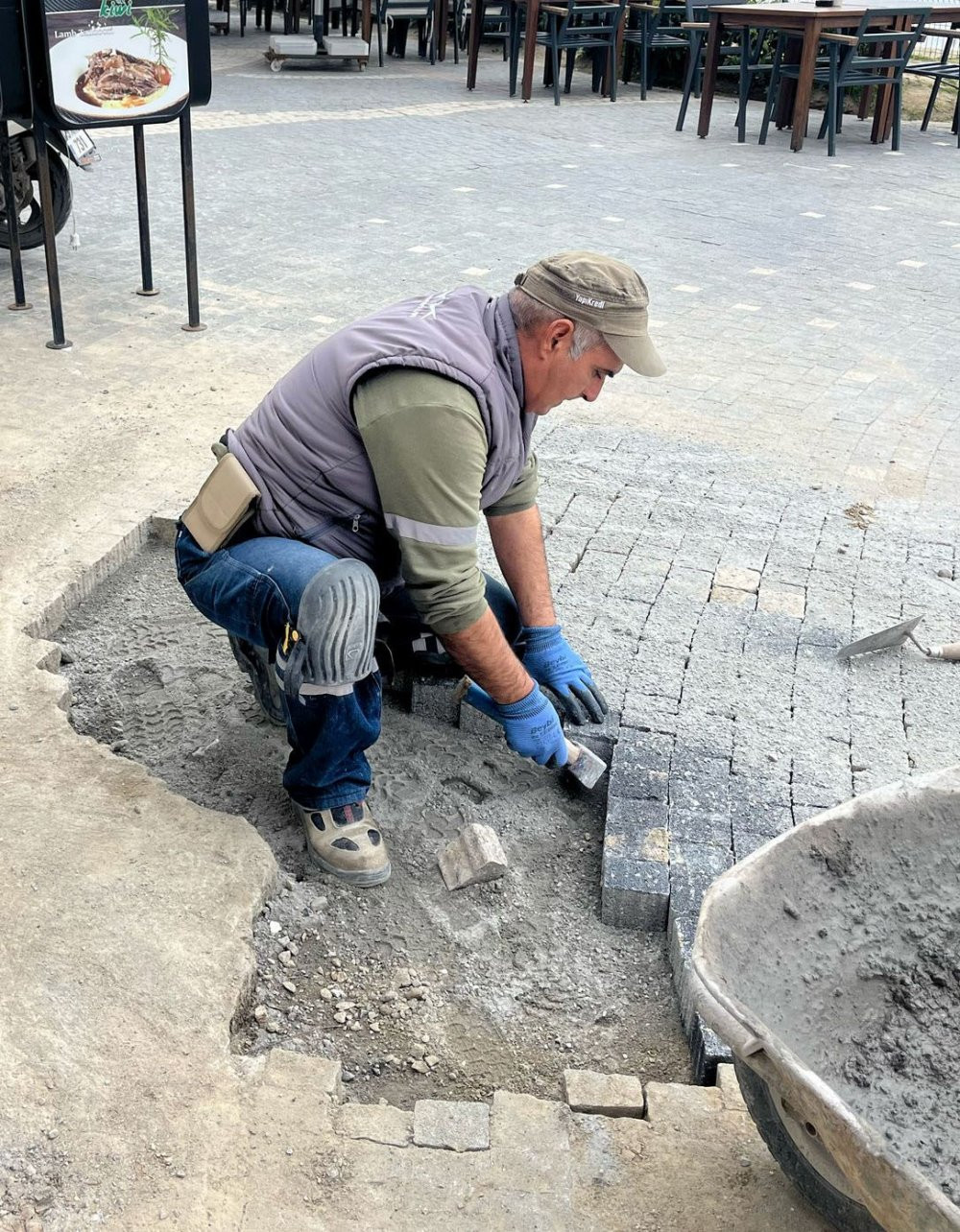 Kuşadası'nın asfaltları güçleniyor!