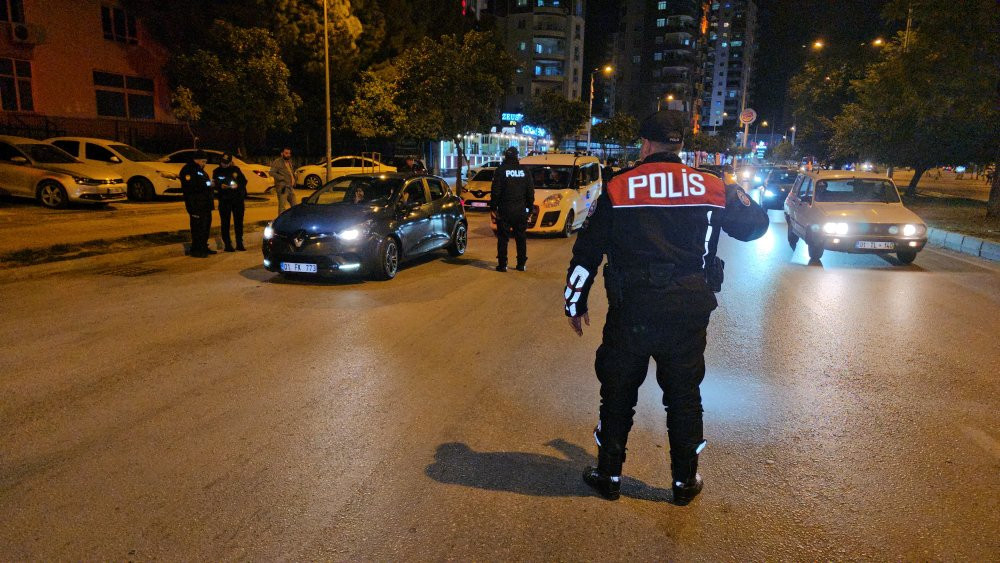 Adana’da eş zamanlı denetim! 106 suçlu yakalandı