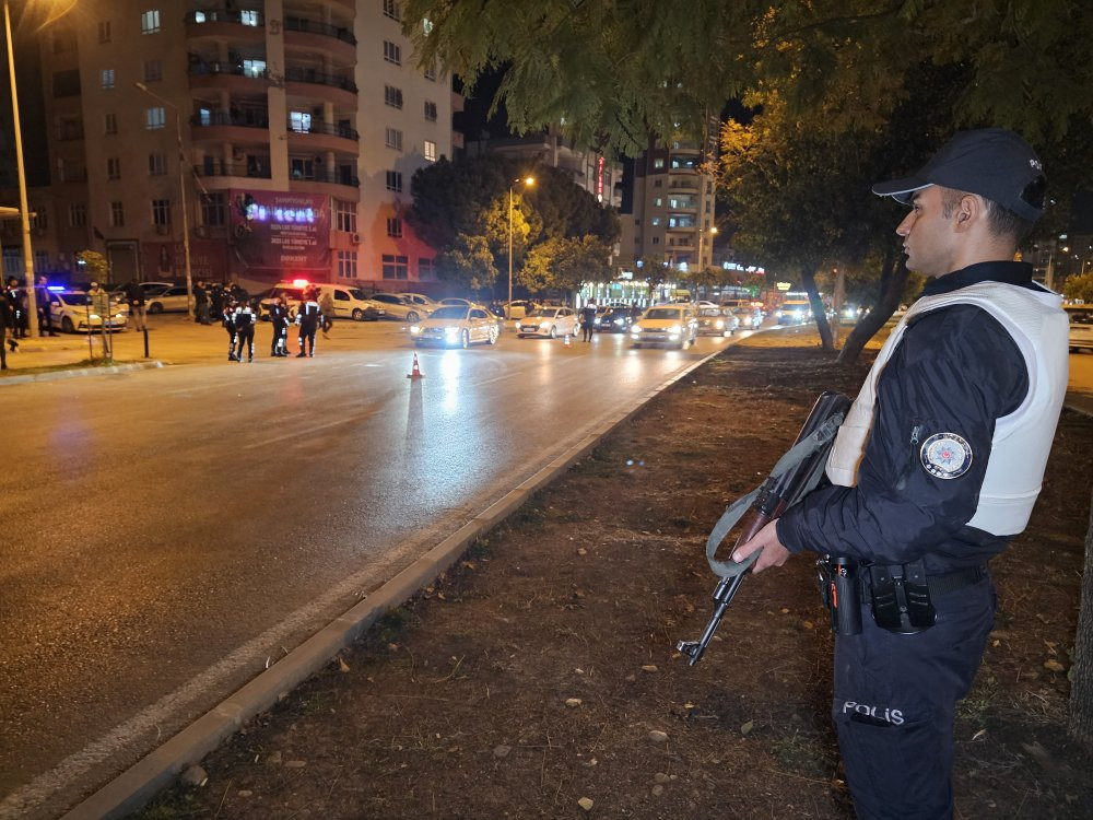 Adana’da eş zamanlı denetim! 106 suçlu yakalandı